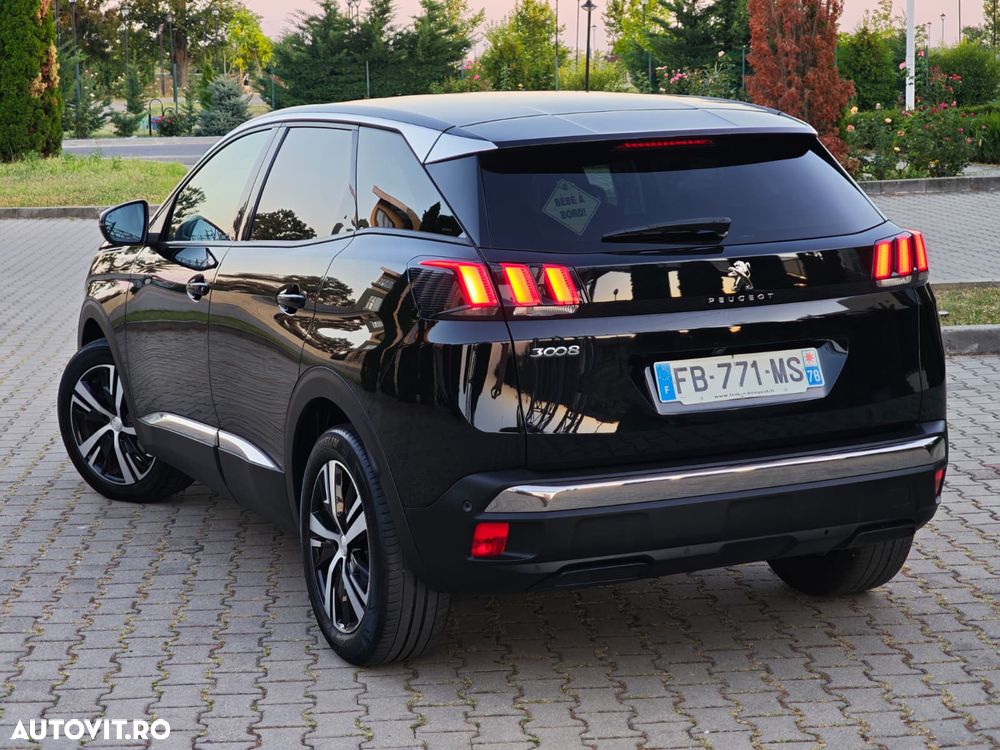 Peugeot 3008 1.2 PureTech Turbo S&S Allure - 4