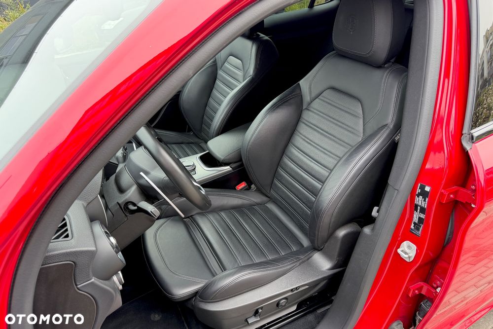 Alfa Romeo Stelvio 2.0 Turbo Veloce Q4 - 12