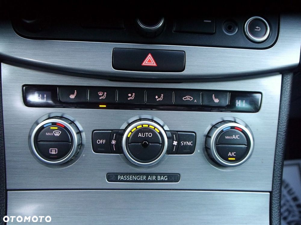 Volkswagen Passat - 21