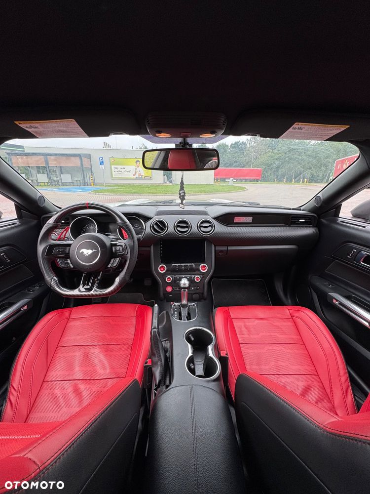 Ford Mustang - 24