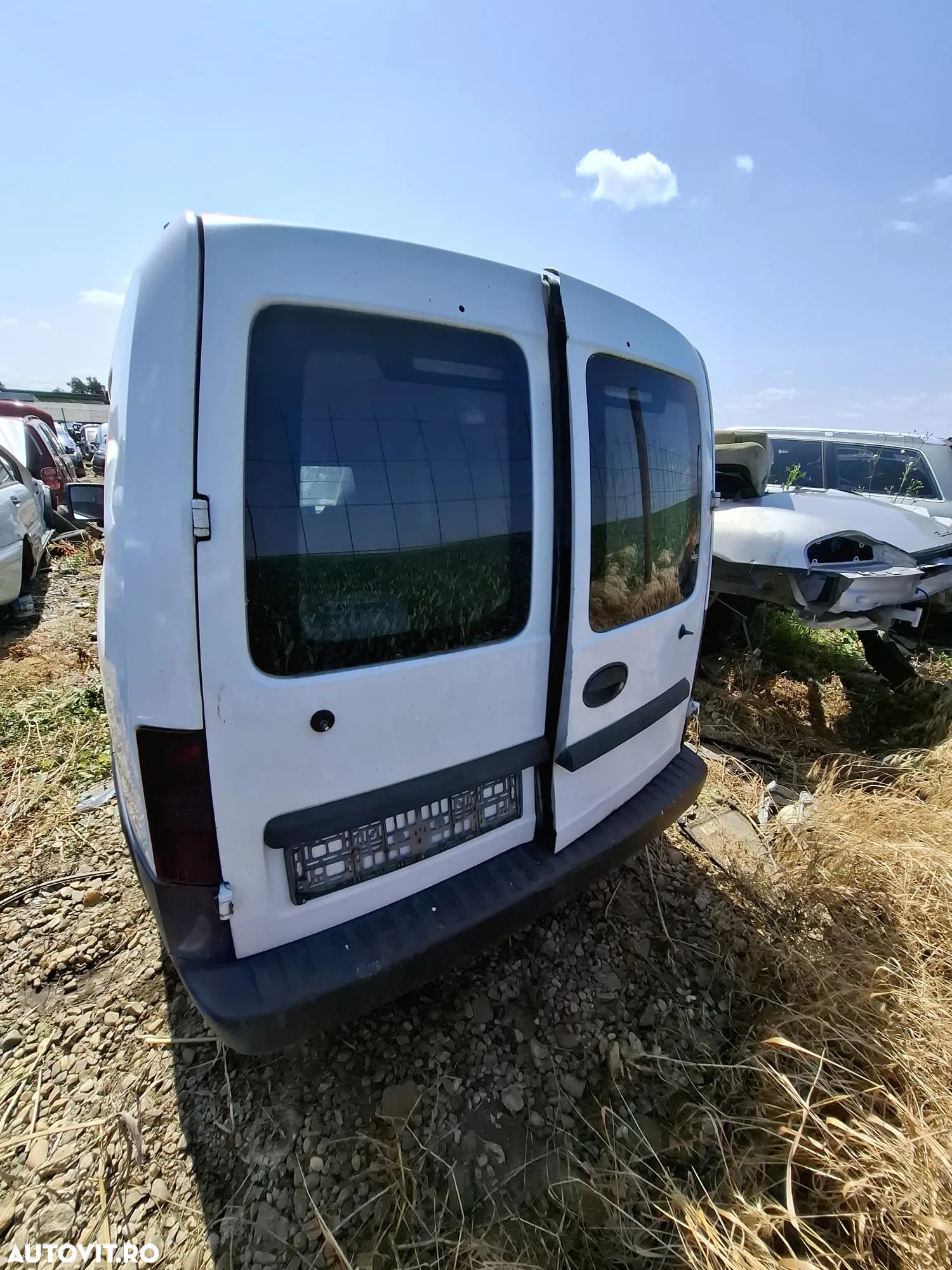 Dezmembrez Opel Combo - 2