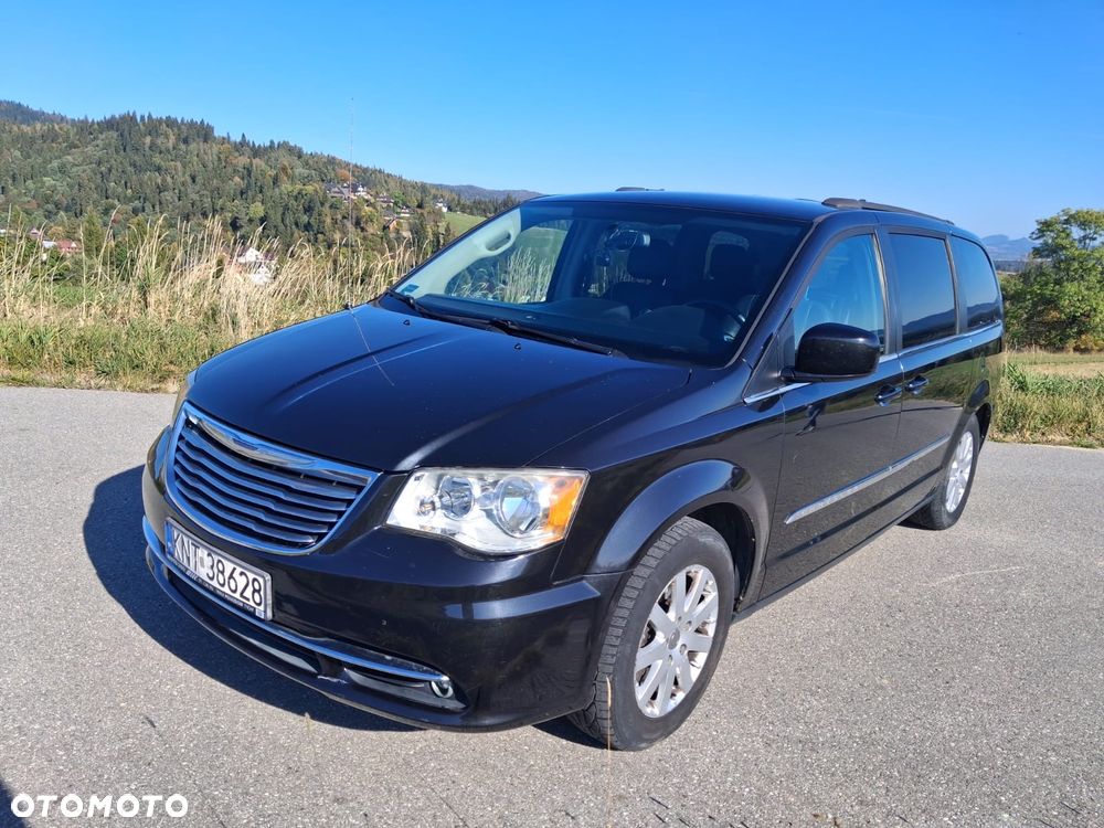 Chrysler Town & Country - 3