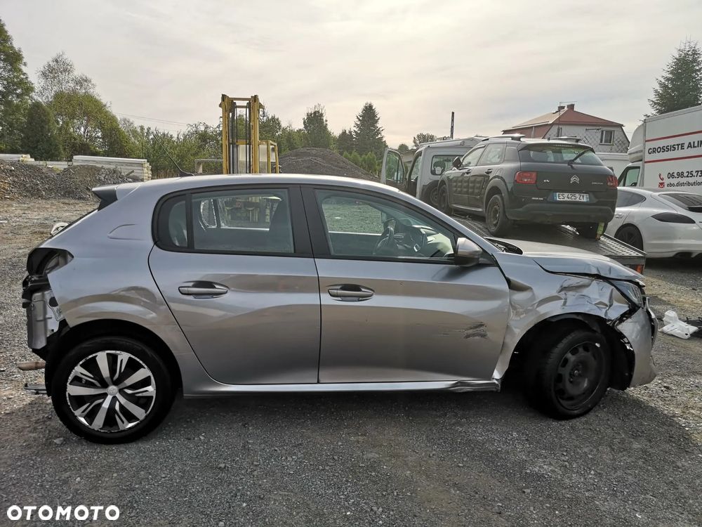 Peugeot 208 - 31