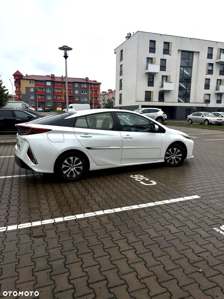 Toyota Prius - 5