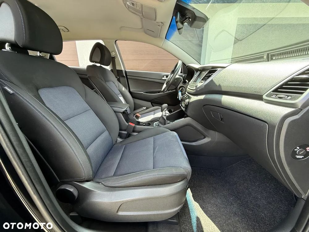 Hyundai Tucson 1.6 GDI BlueDrive Style 2WD - 24