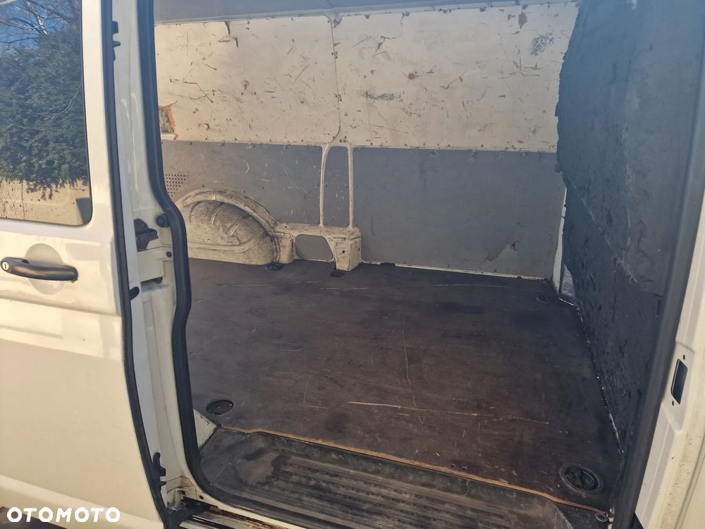 Volkswagen Transporter T5 - 13