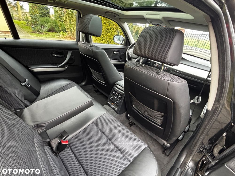 BMW Seria 3 320i Edition Lifestyle - 24