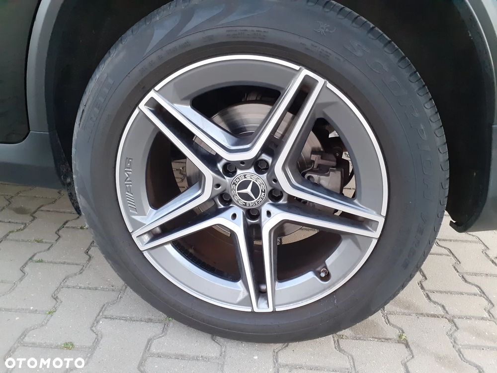 Mercedes-Benz GLC 200 4Matic 9G-TRONIC AMG Line - 13