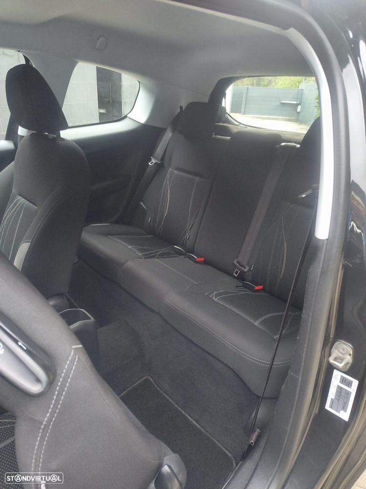 Peugeot 208 e-HDi 68 EGS5 Stop&Start Active - 11