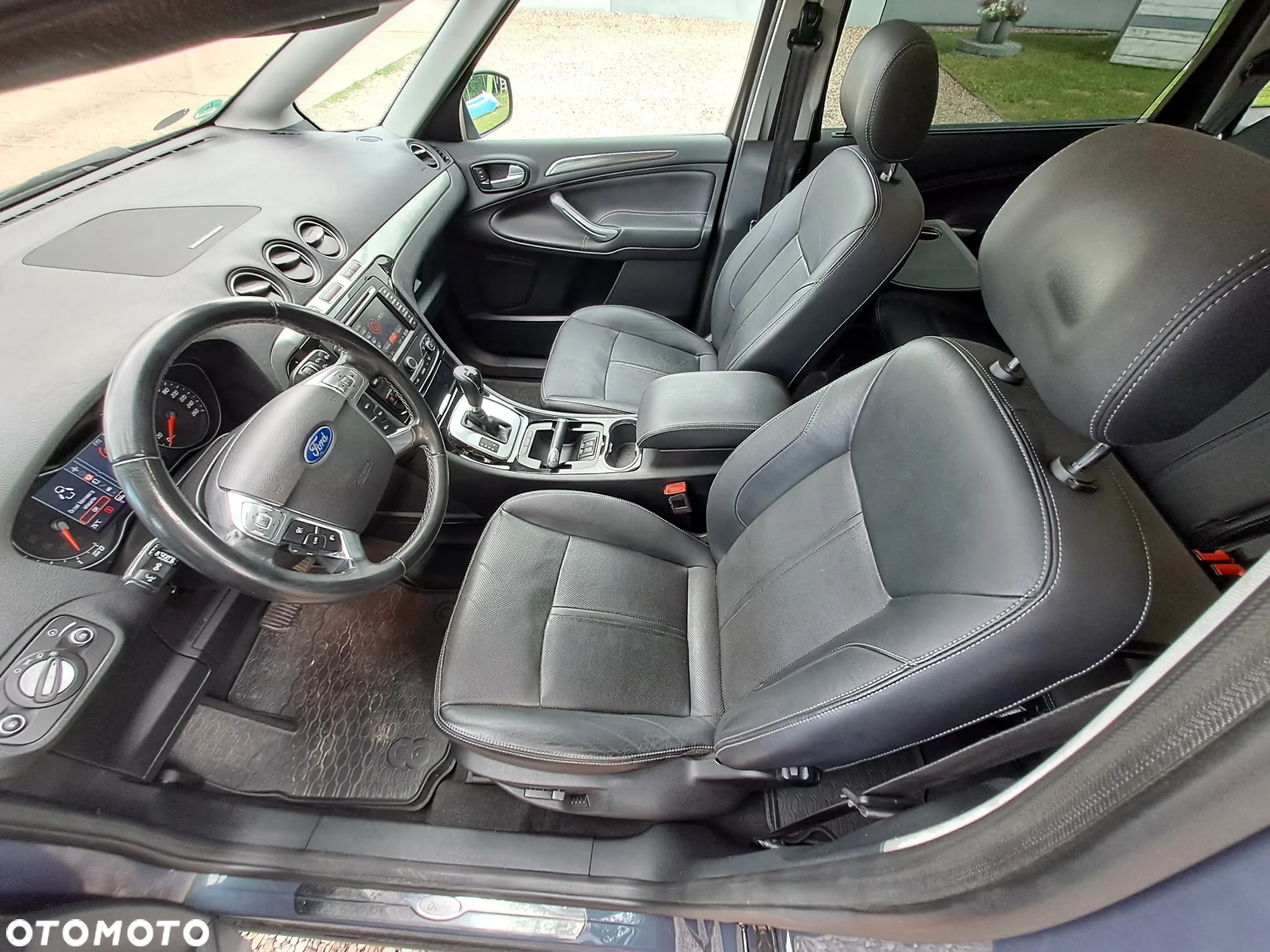 Ford S-Max - 11