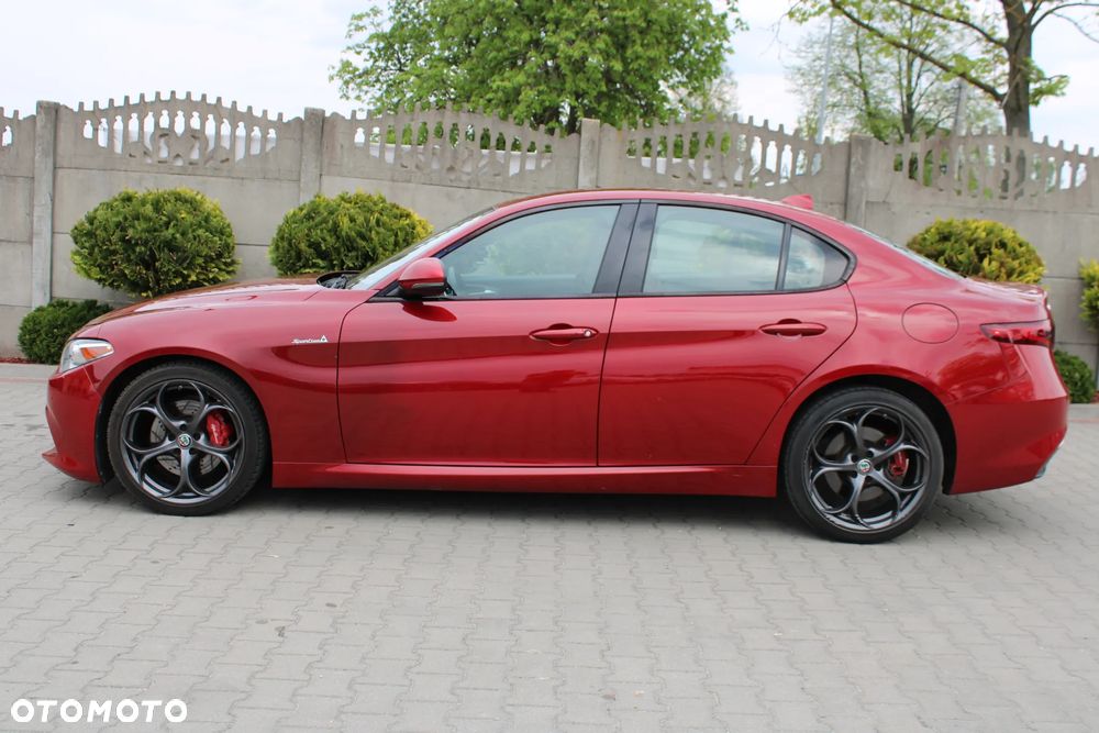 Alfa Romeo Giulia 2.0 Turbo 16V AT8-Q4 Veloce Ti - 10