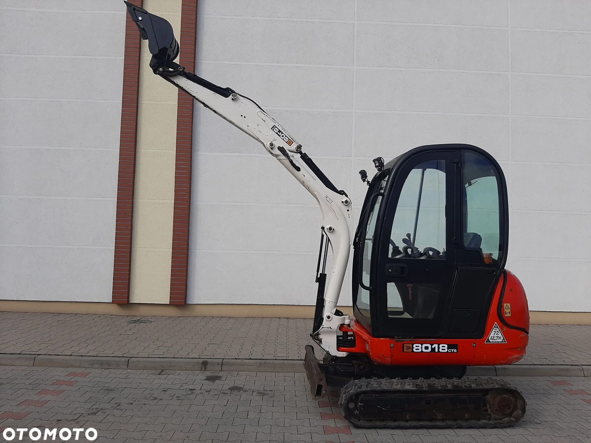 JCB 8018 - 7