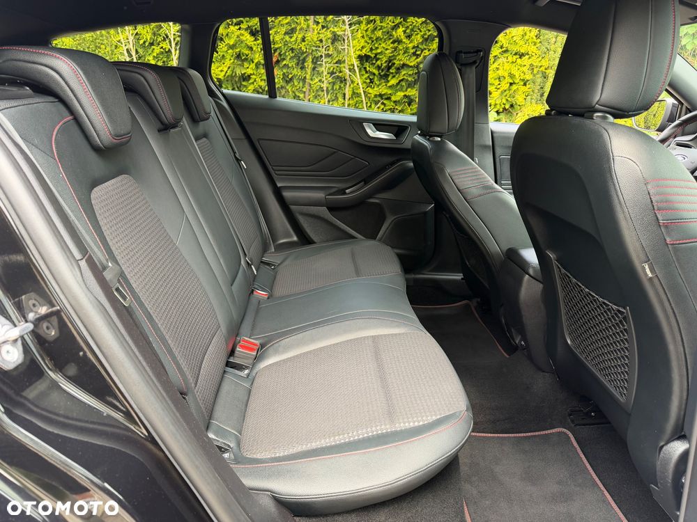 Ford Focus 1.5 EcoBlue Start-Stopp-System ST-LINE - 31
