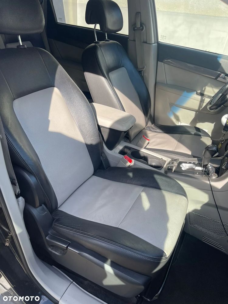 Chevrolet Captiva 2.2 d LTZ - 10