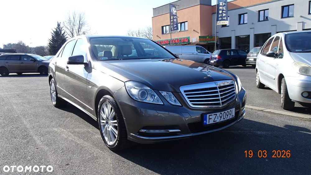 Mercedes-Benz Klasa E 250 CGI BlueEFFICIENCY Elegance - 2