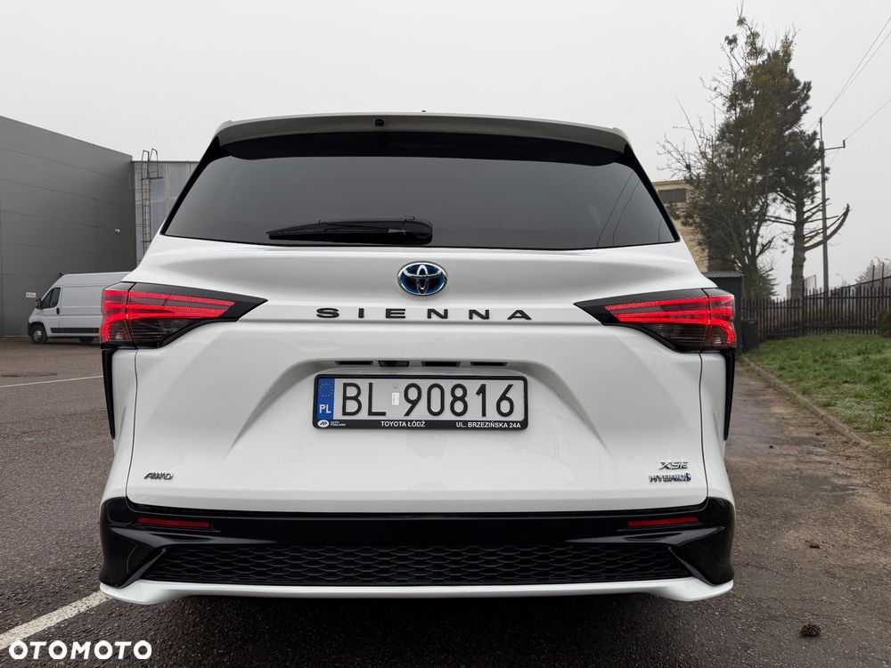 Toyota Sienna - 9