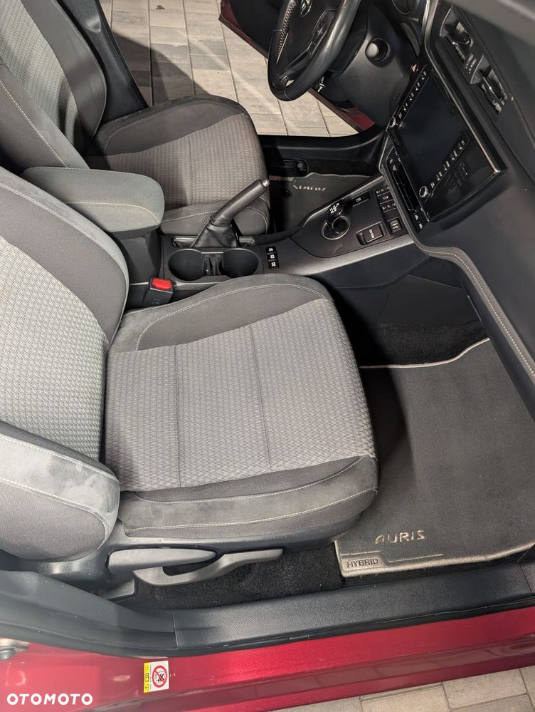 Toyota Auris Hybrid 135 Selection - 14