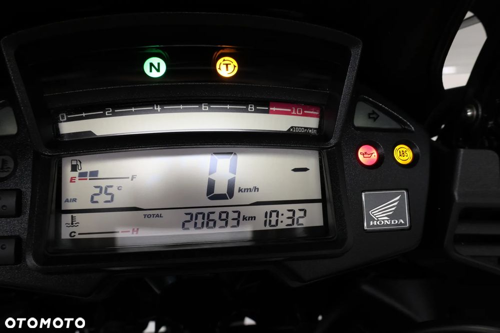 Honda VFR - 17