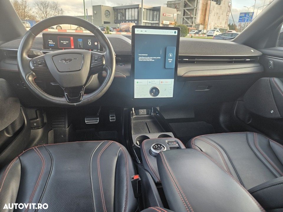 Ford Mustang Mach-E - 11