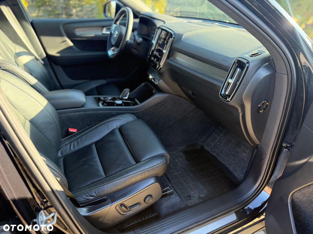 Volvo XC 40 B4 B R-Design - 16