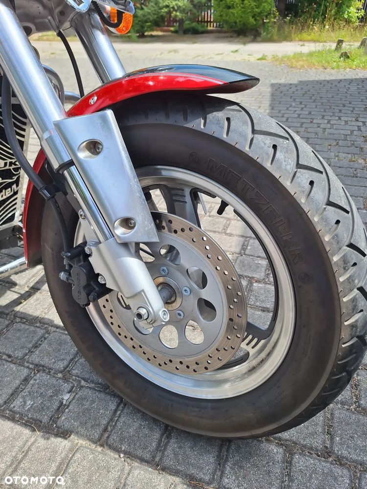 Suzuki Marauder - 13