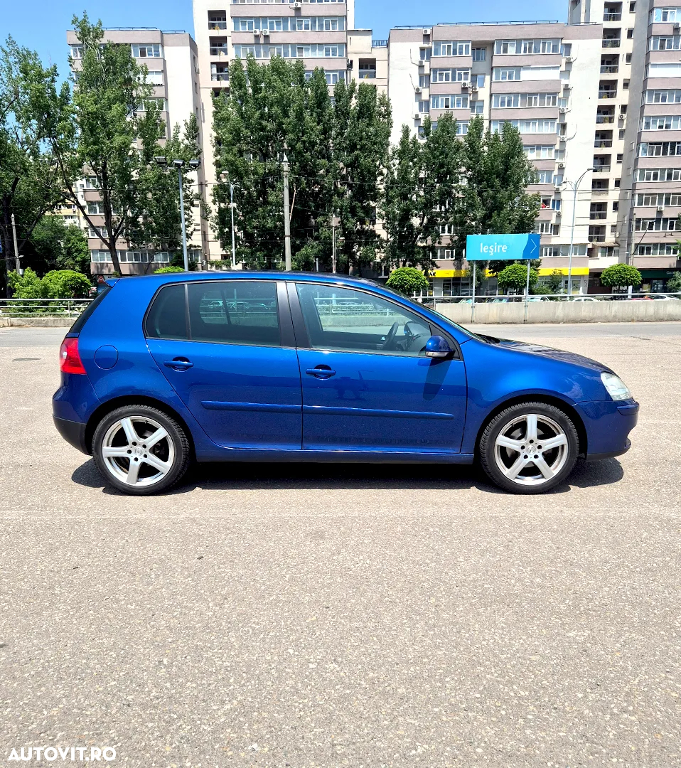 Volkswagen Golf - 6