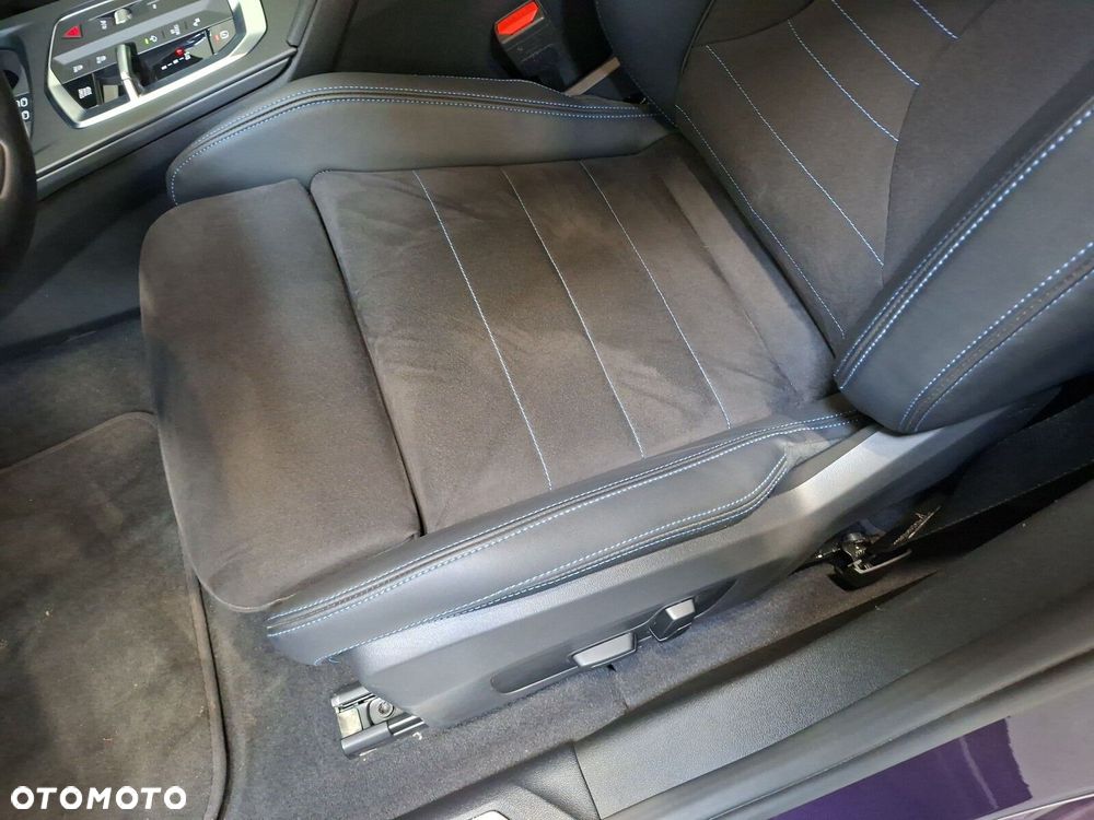 BMW Seria 1 120 mHEV - 10