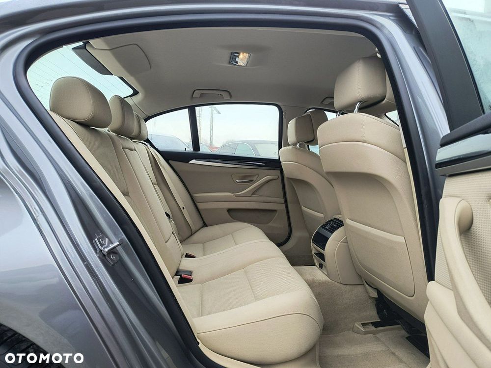 BMW Seria 5 520d - 12