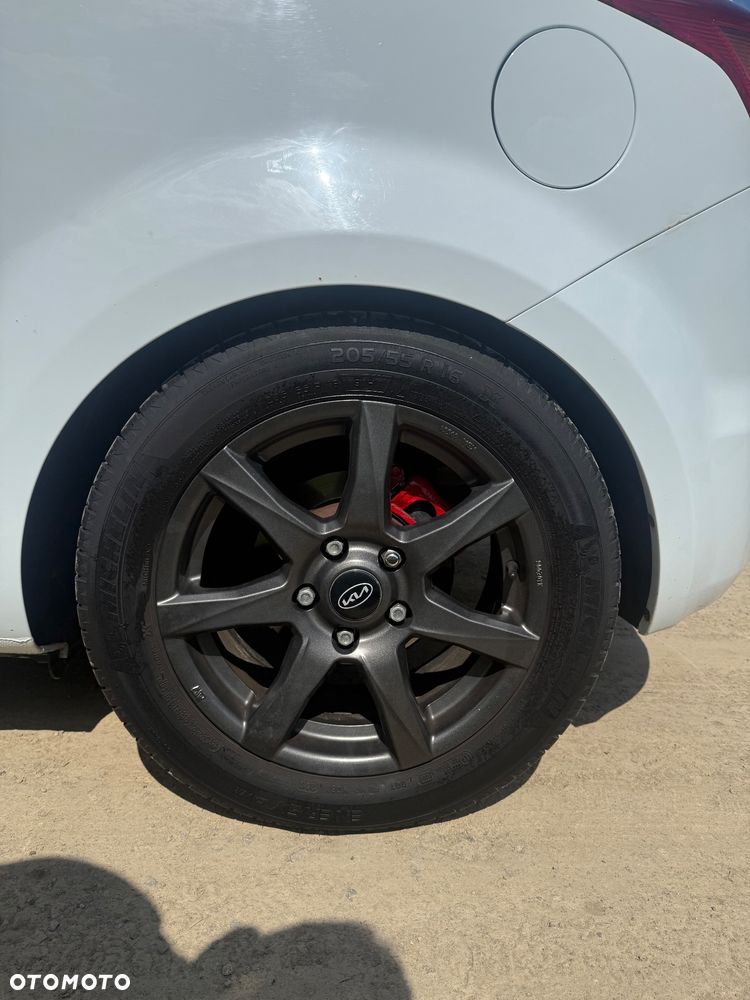Kia Ceed 1.6 L - 3