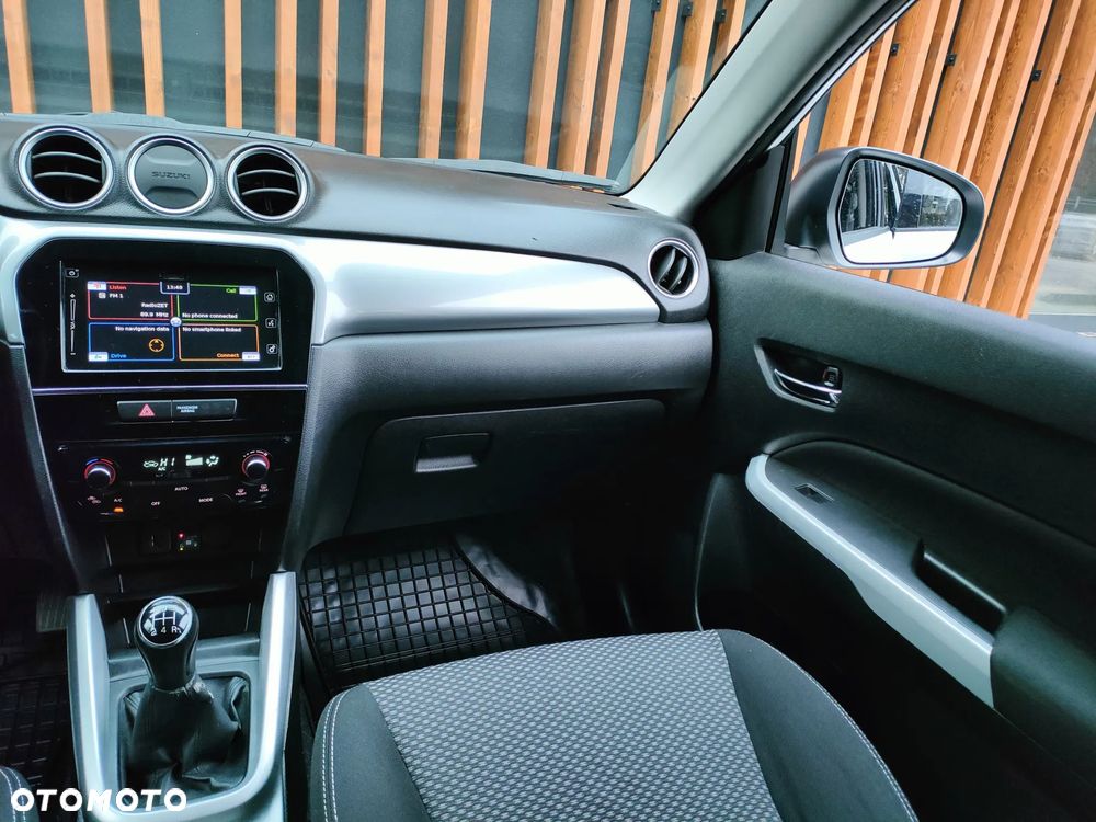 Suzuki Vitara 1.6 Premium 2WD - 9