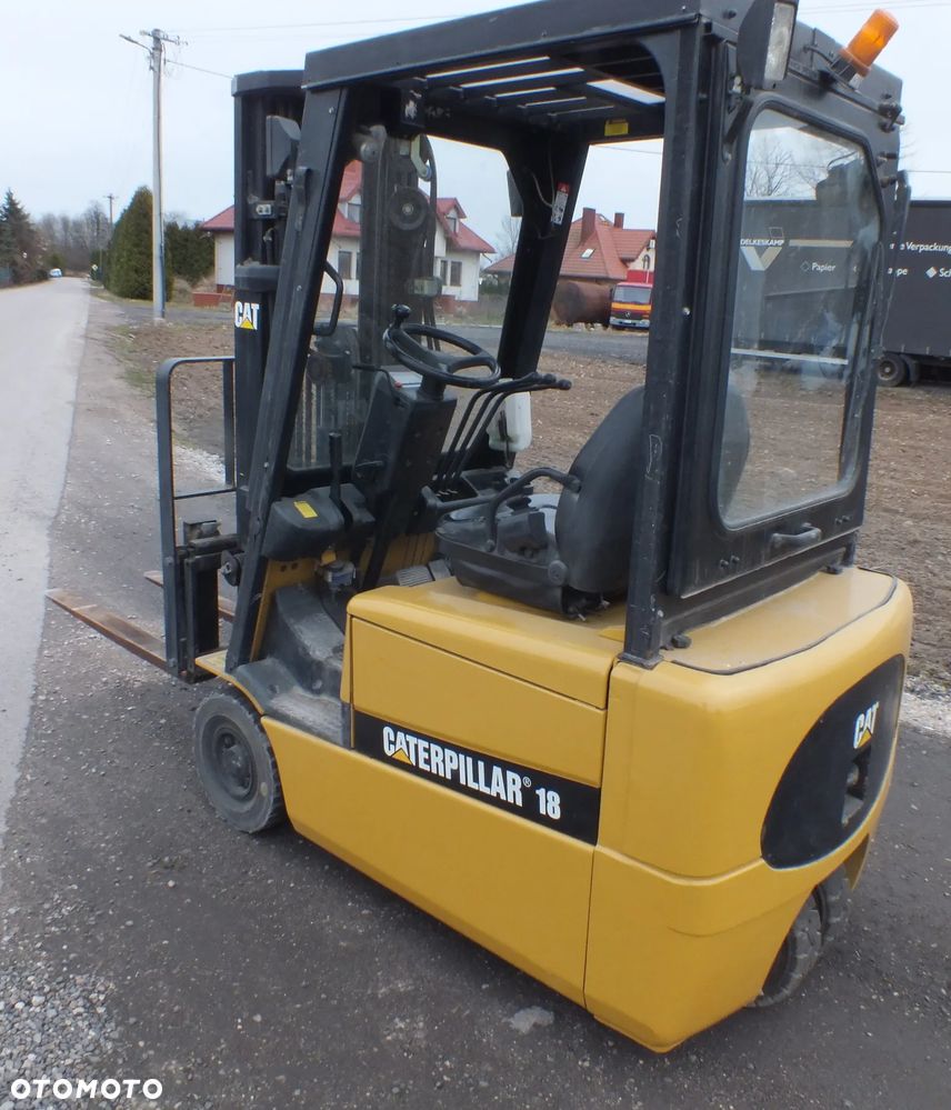 Caterpillar Cat 18 - 3