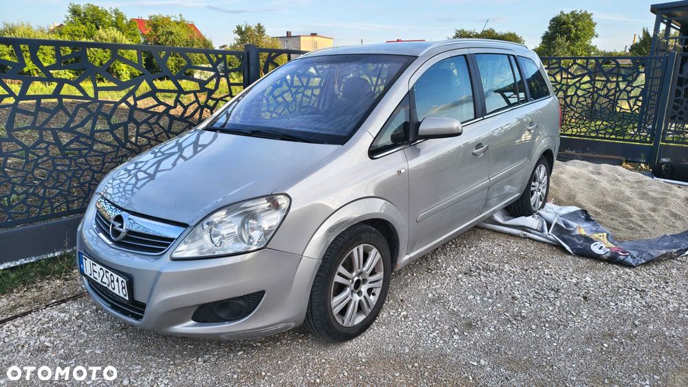 Opel Zafira - 1