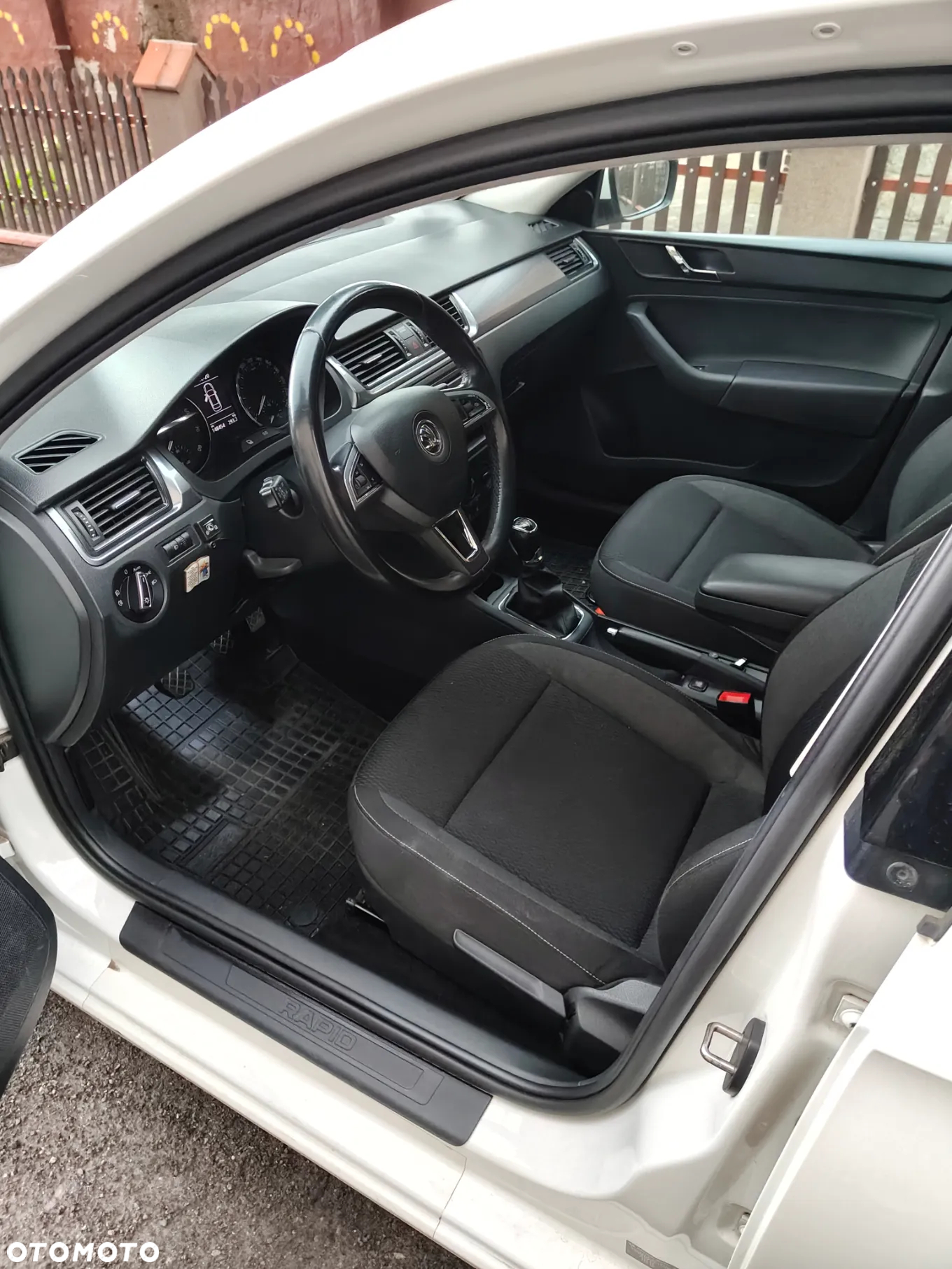 Skoda RAPID 1.2 Ambition Max - 15