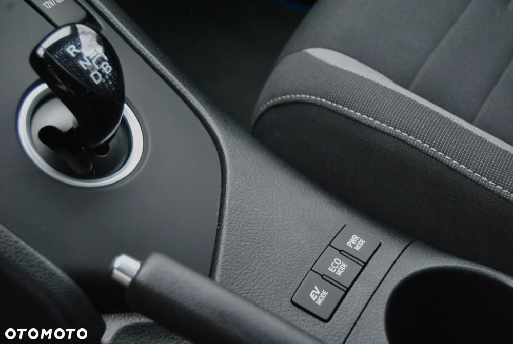 Toyota Auris 1.8 HSD Luna - 13