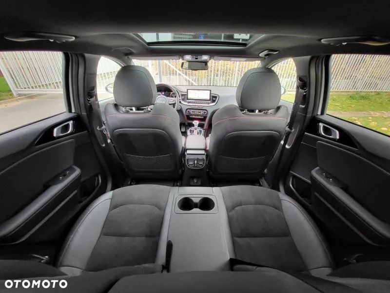 Kia Ceed 1.6 T-GDI GT DCT - 29