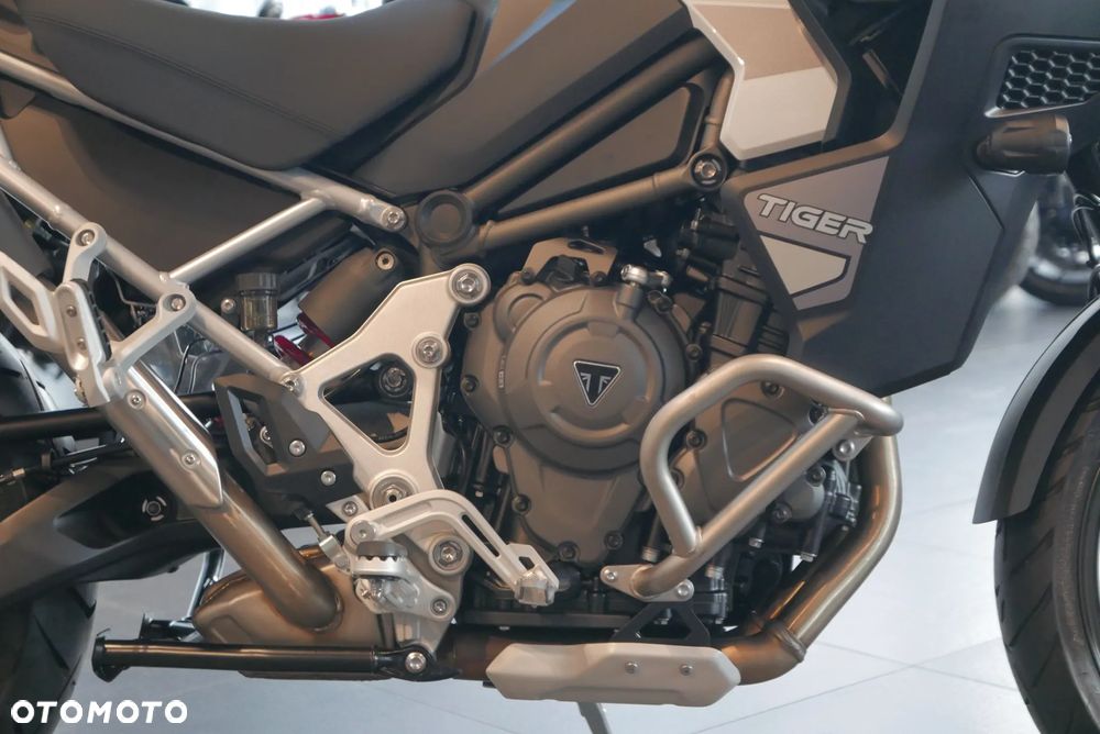 Triumph Tiger - 8