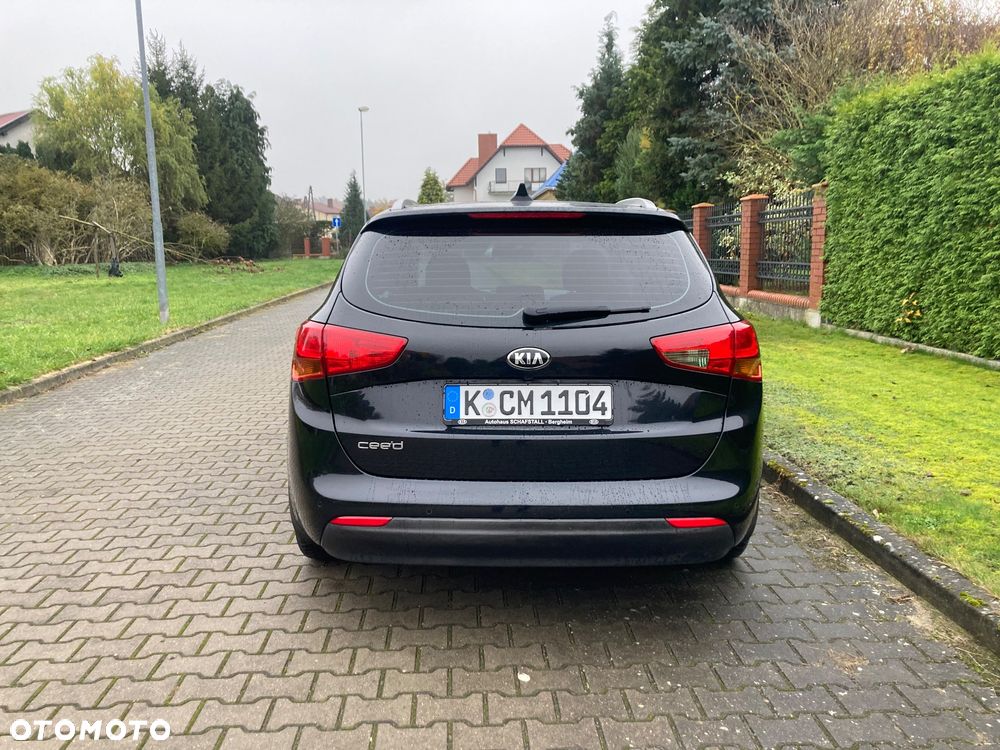 Kia Ceed 1.6 GDI SW ISG Dream-Team Edition - 6