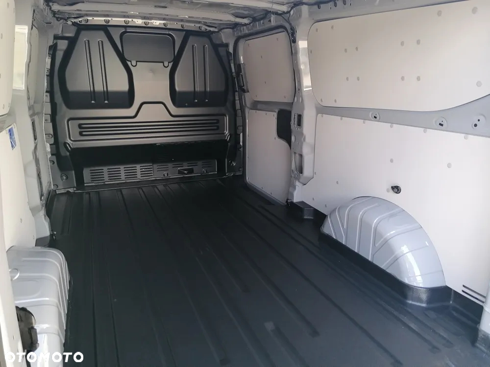Ford CUSTOM VAN LIMITED - 10