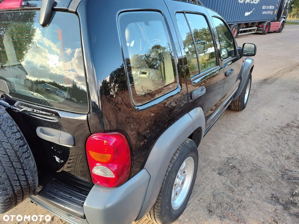 Jeep Cherokee - 4