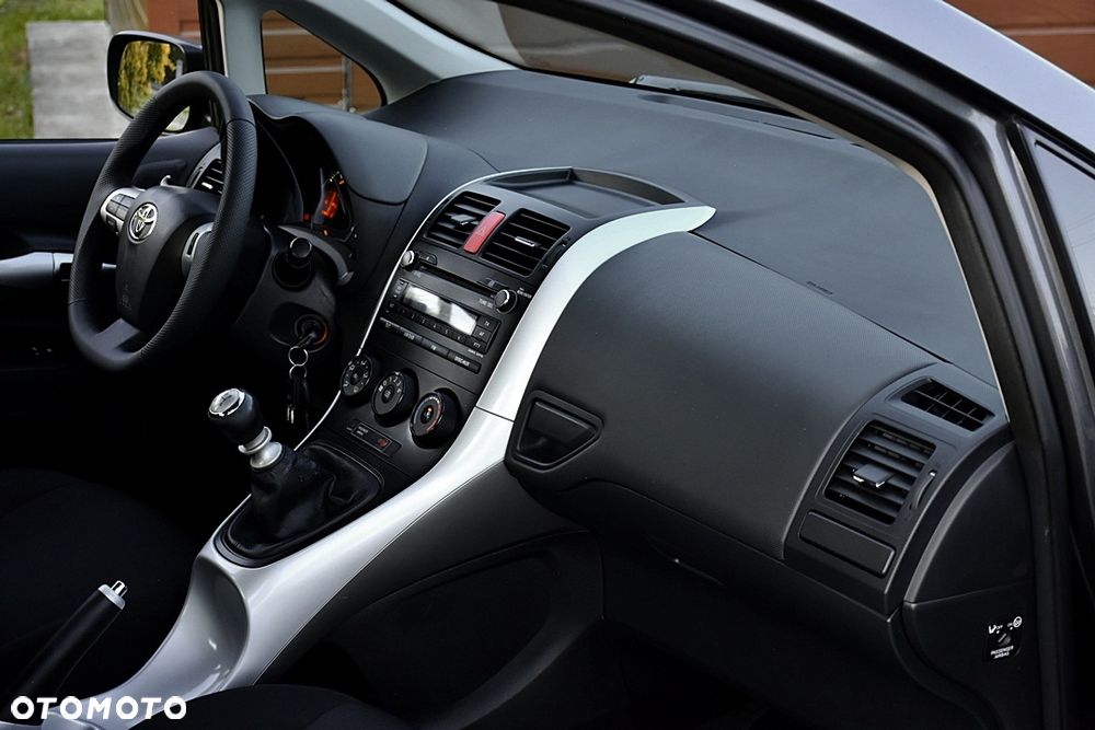 Toyota Auris 1.6 Life+ - 27