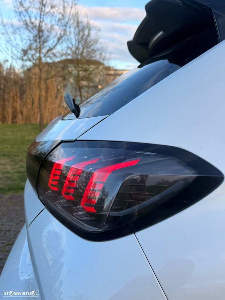 Peugeot 208 1.2 PureTech Allure EAT6 - 4