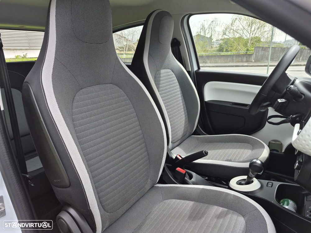 Renault Twingo Z.E. 22 Intens - 13