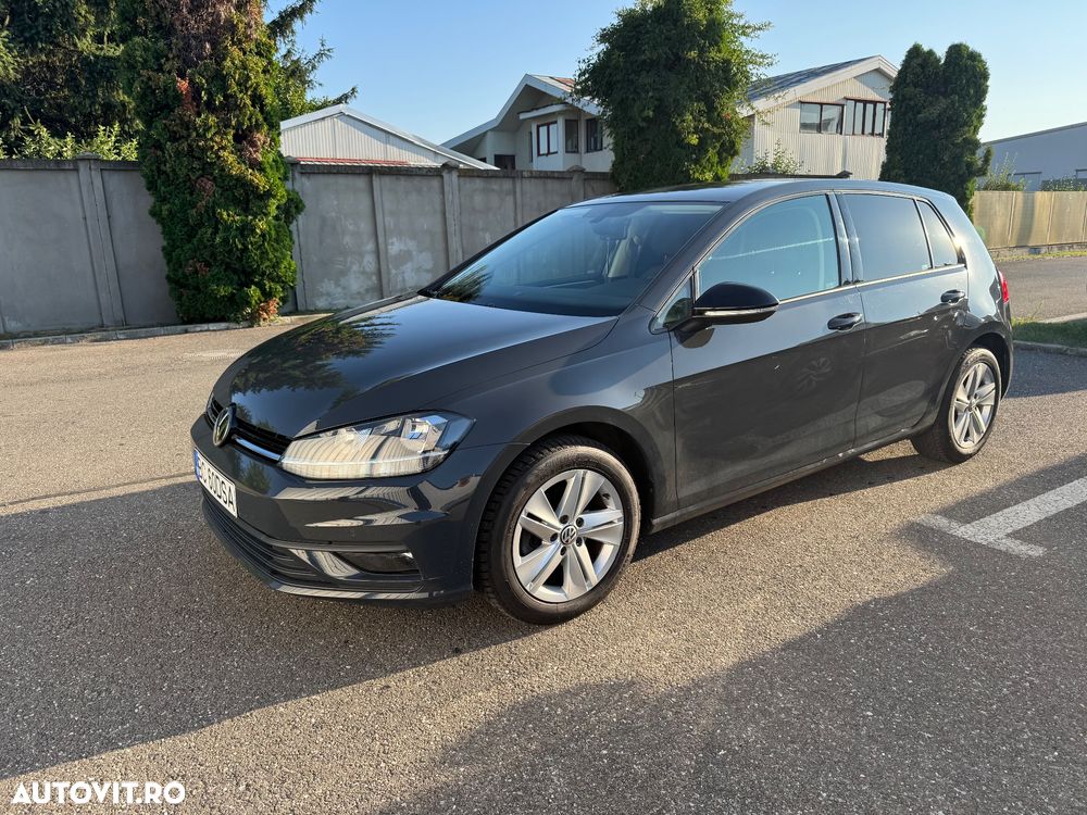 Volkswagen Golf - 1