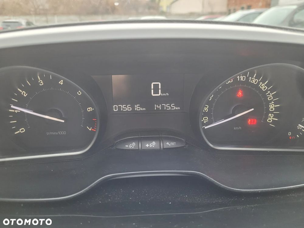 Peugeot 2008 1.2 Pure Tech GPF Style S&S - 8