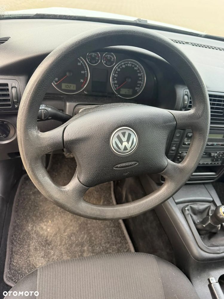 Volkswagen Passat 1.6 Basis - 12