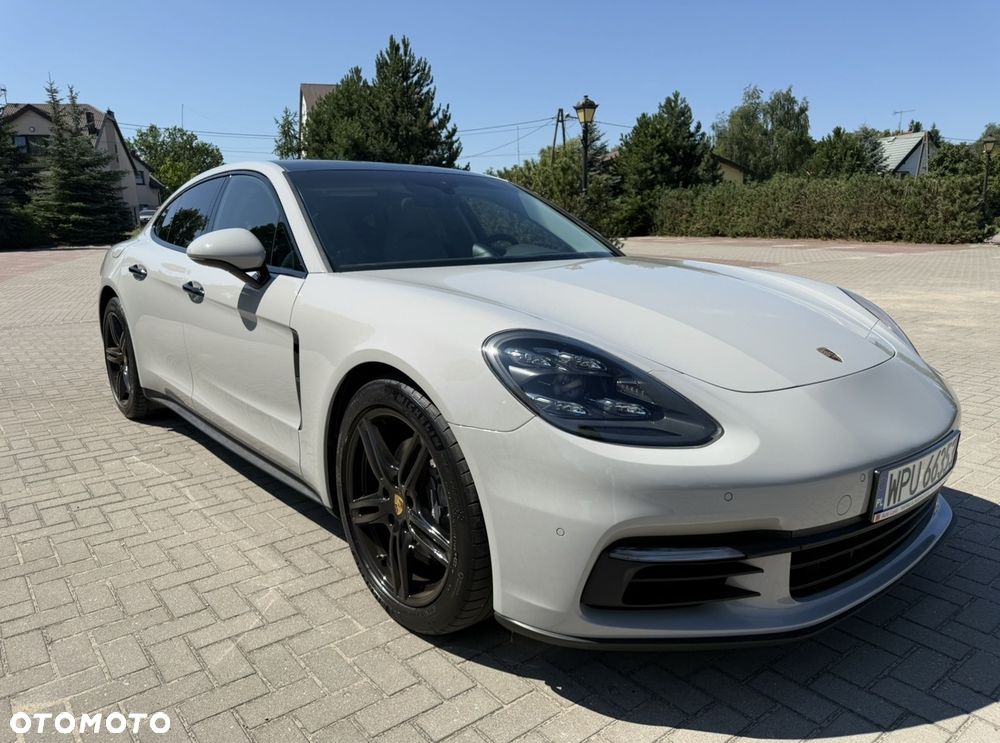 Porsche Panamera 4 - 5
