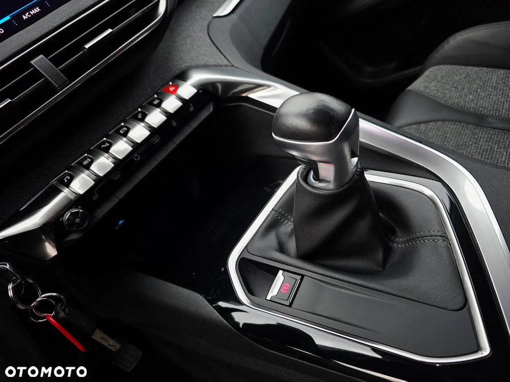 Peugeot 3008 PureTech 130 Stop & Start Allure - 28