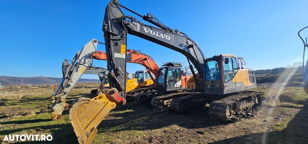 Volvo EC 220 - 1