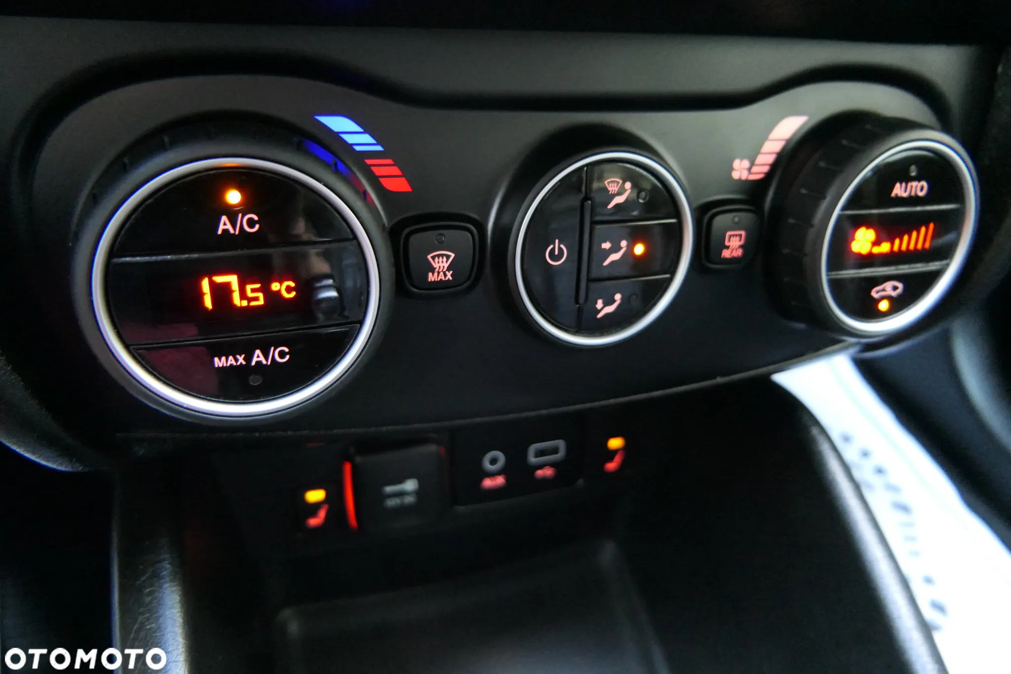 Fiat Tipo 1.6 MultiJet 16v Lounge - 23