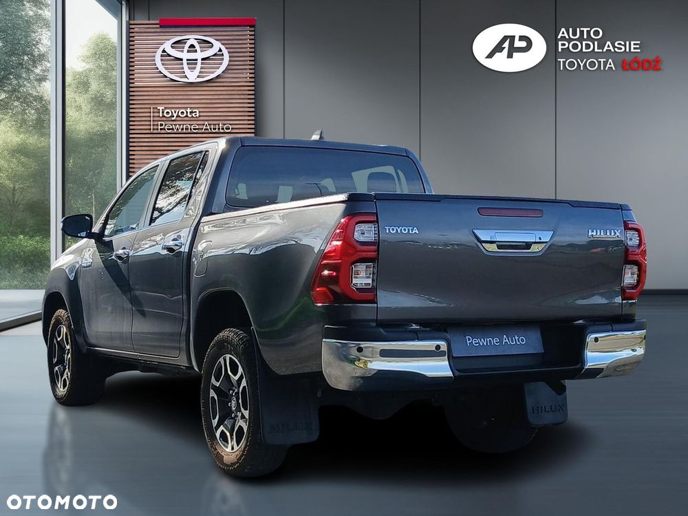 Toyota Hilux 2.8 D-4D Double Cab SR5 4x4 - 5